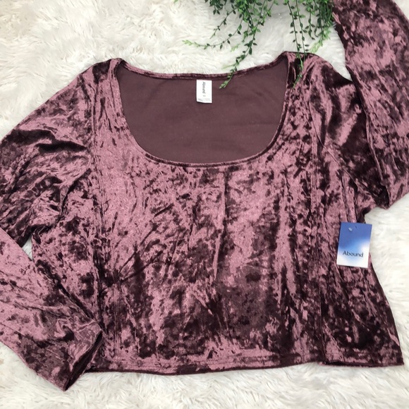 Abound Tops - Abound crop top